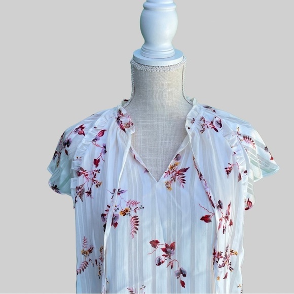 Flutter Sleeve Blouse - Picture 3 of 3